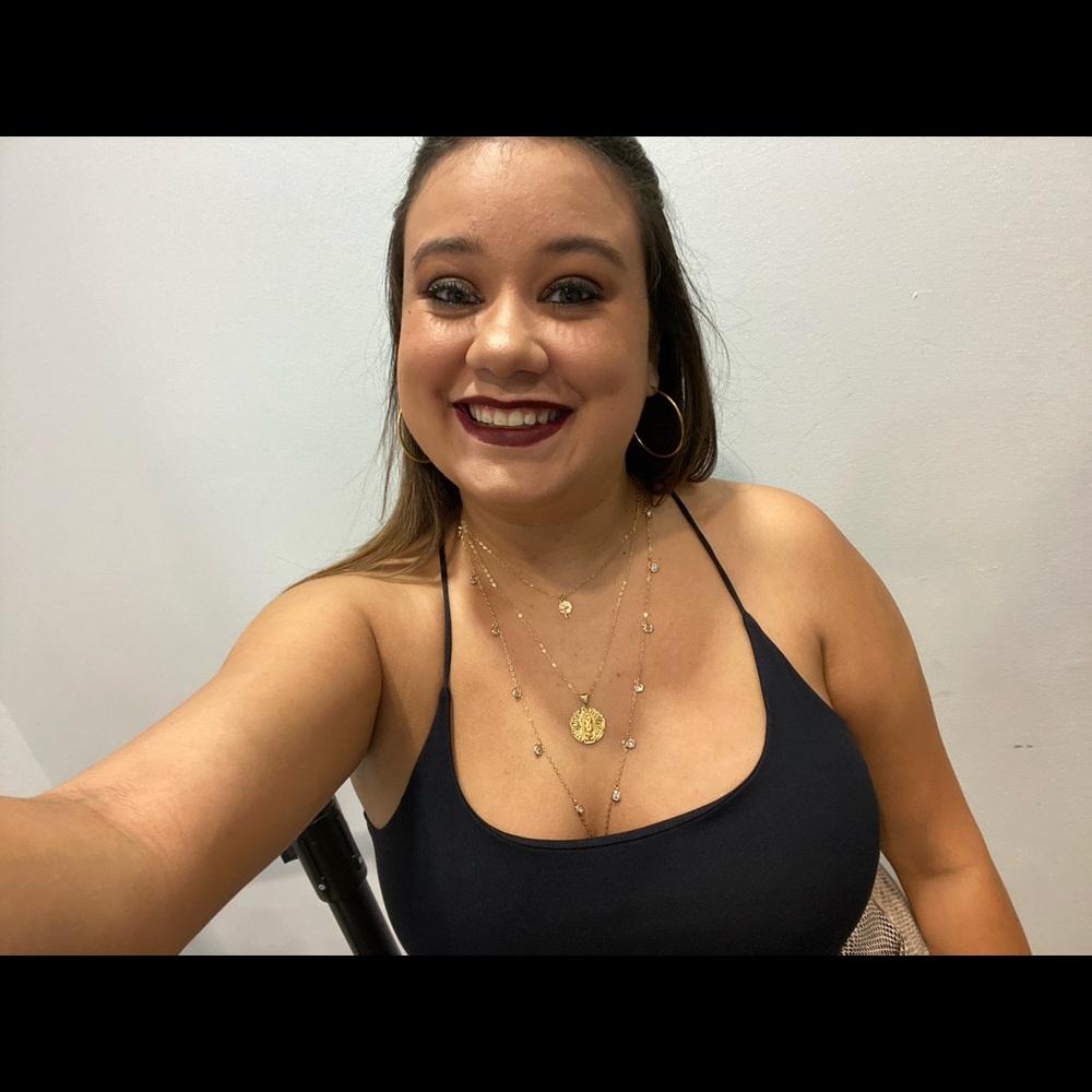 Meet your posher, Andrea